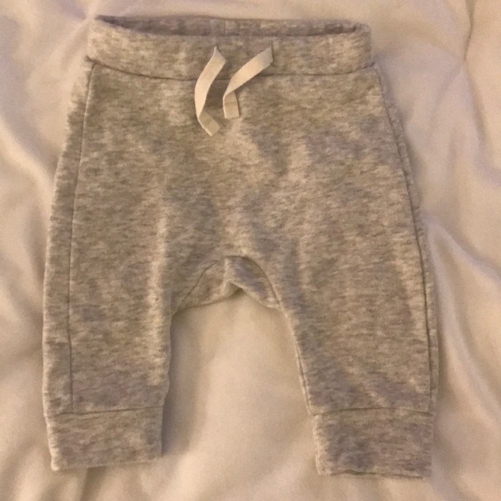 H&M baby boy 1-2 months jogger sweatpants.